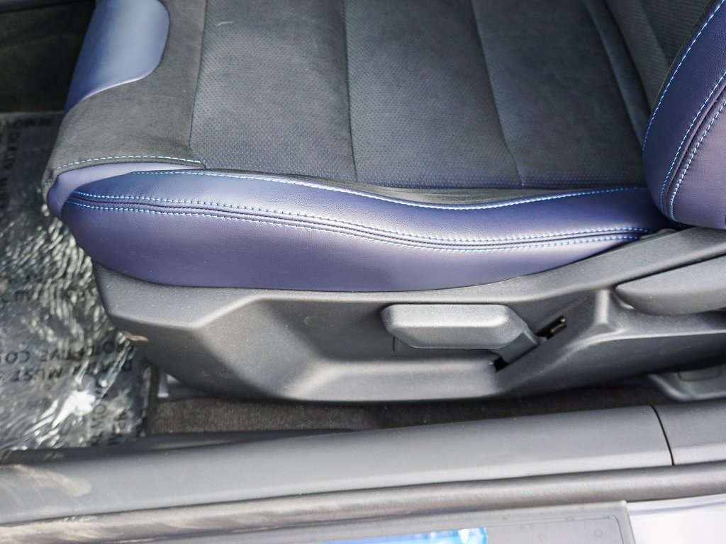 Vehicle image 40 of 46