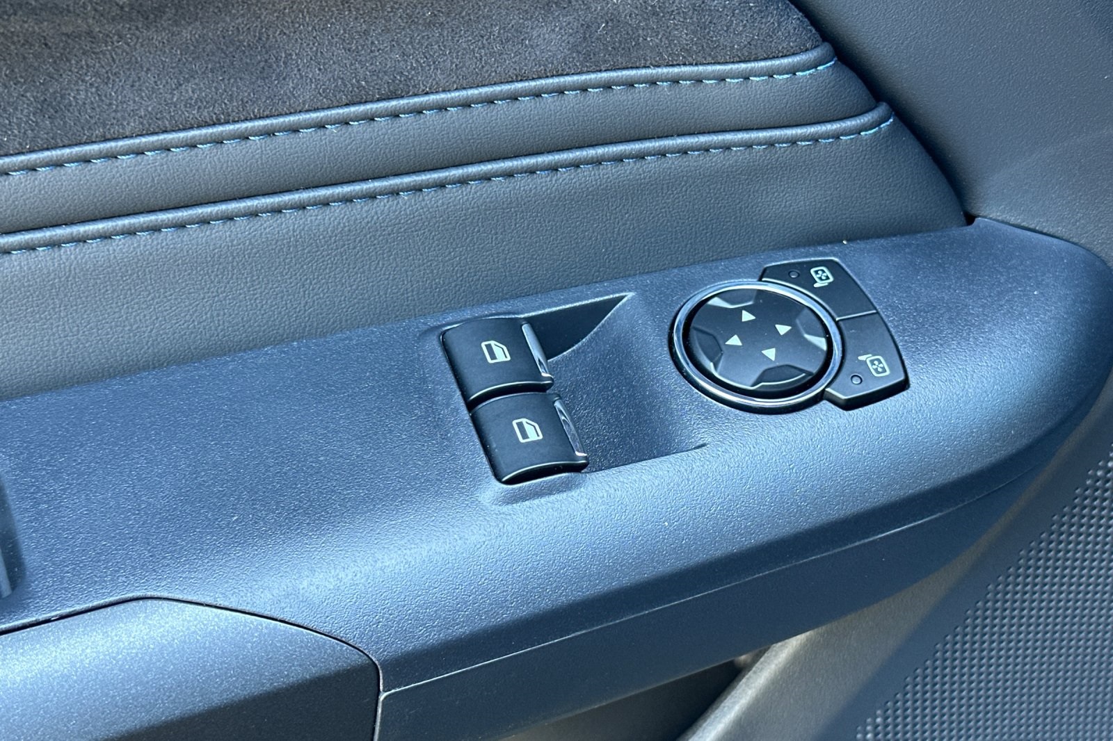 Vehicle image 22 of 31