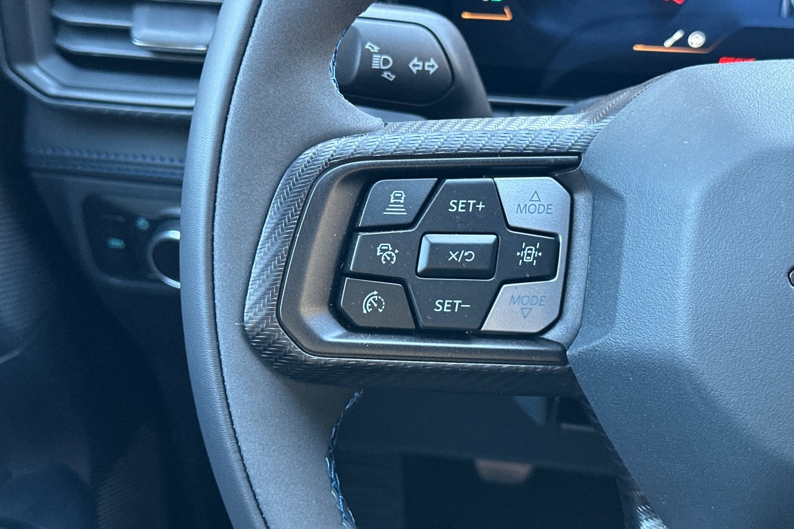 Vehicle image 23 of 31