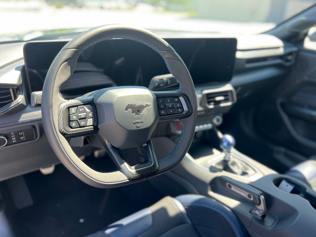 Vehicle image 18 of 26