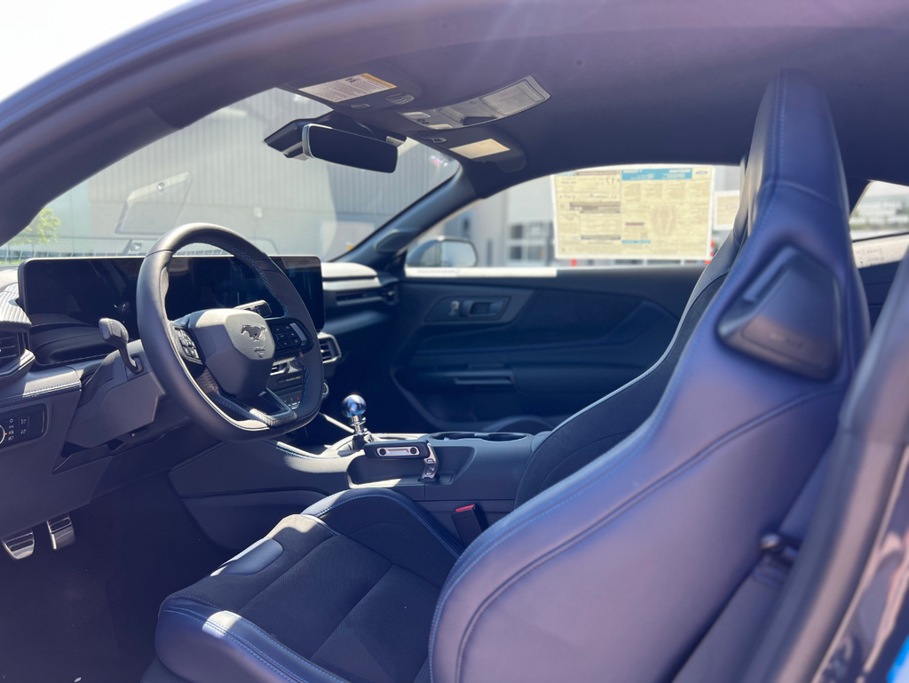 Vehicle image 22 of 26