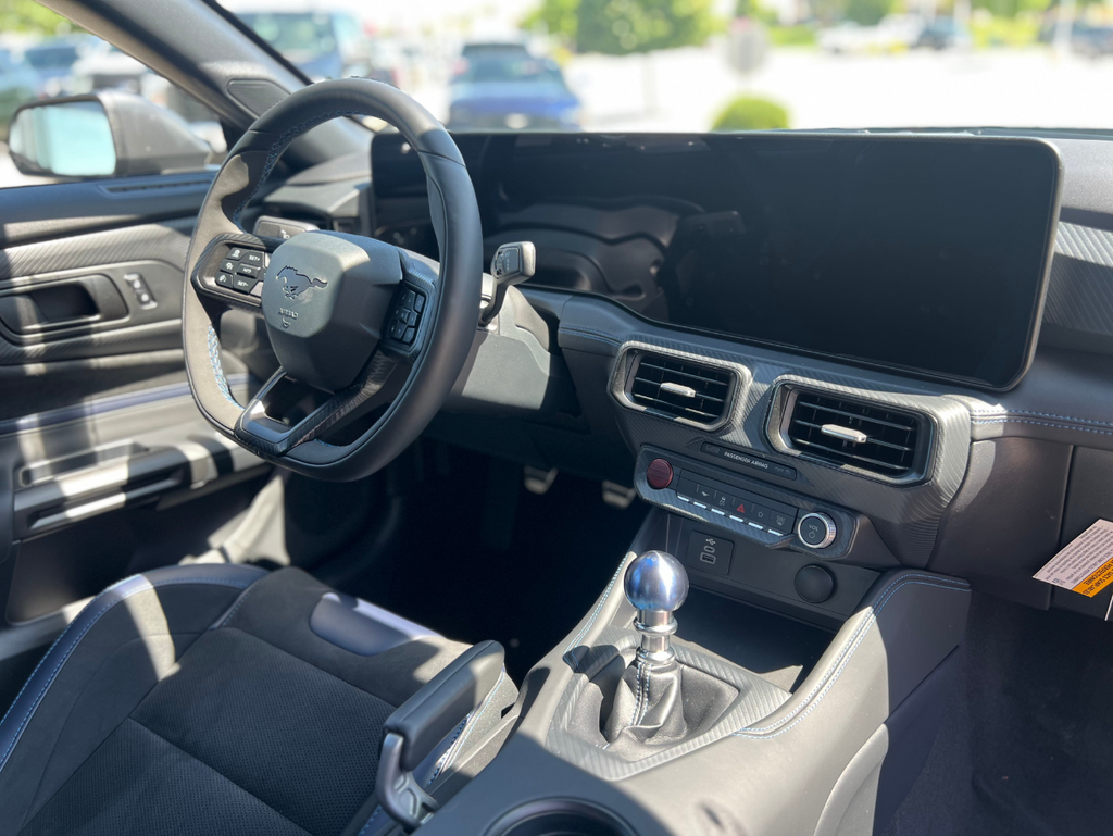 Vehicle image 17 of 26