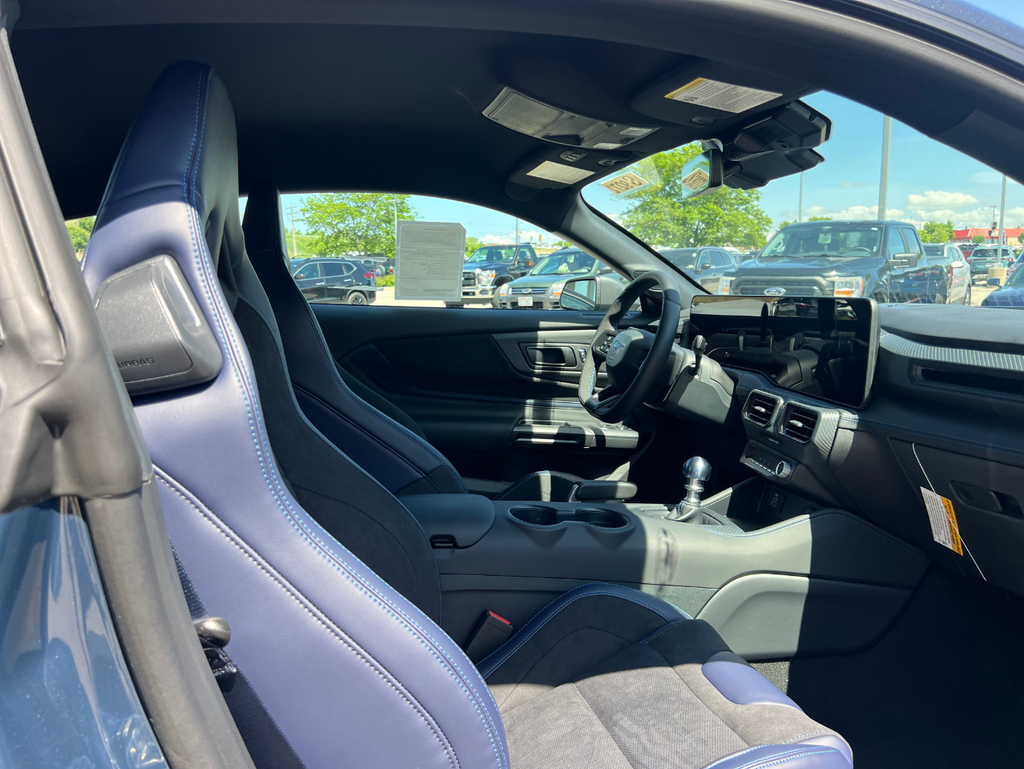 Vehicle image 20 of 26
