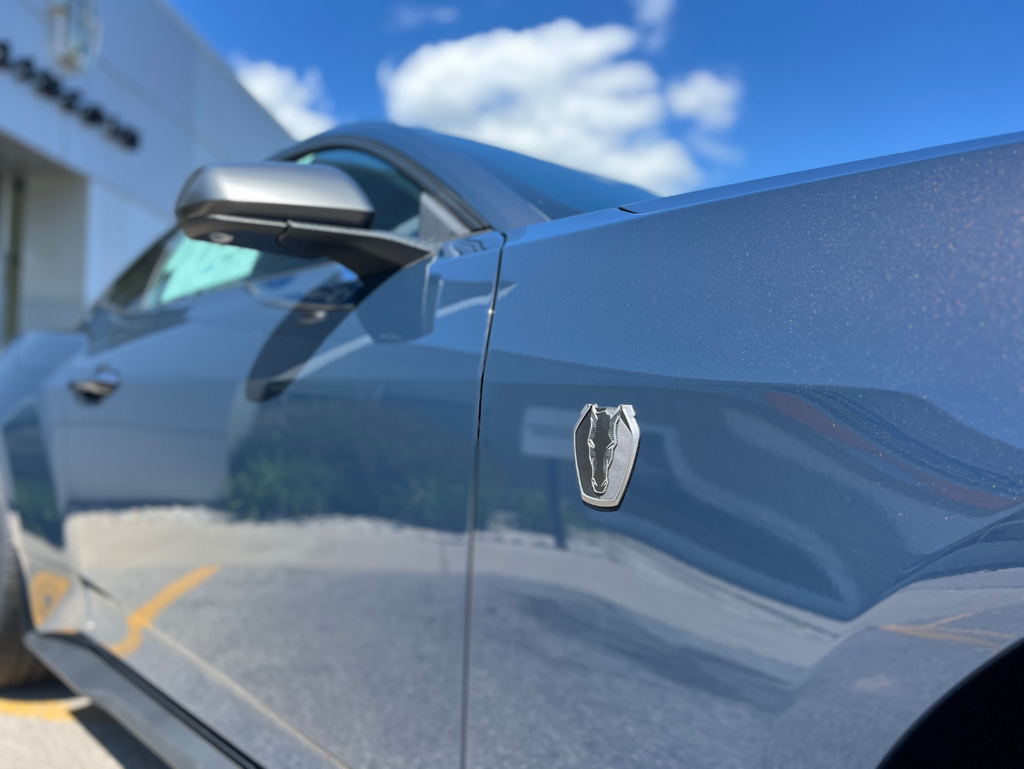 Vehicle image 23 of 26