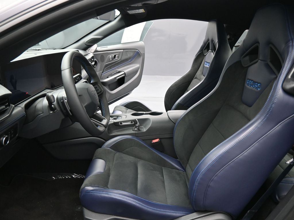 Vehicle image 41 of 51