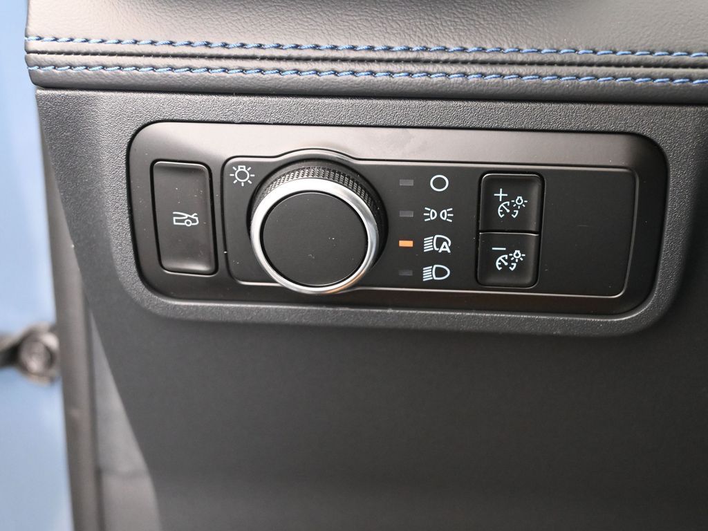 Vehicle image 68 of 71