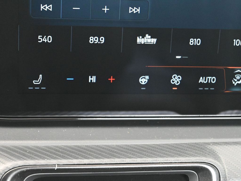Vehicle image 60 of 71