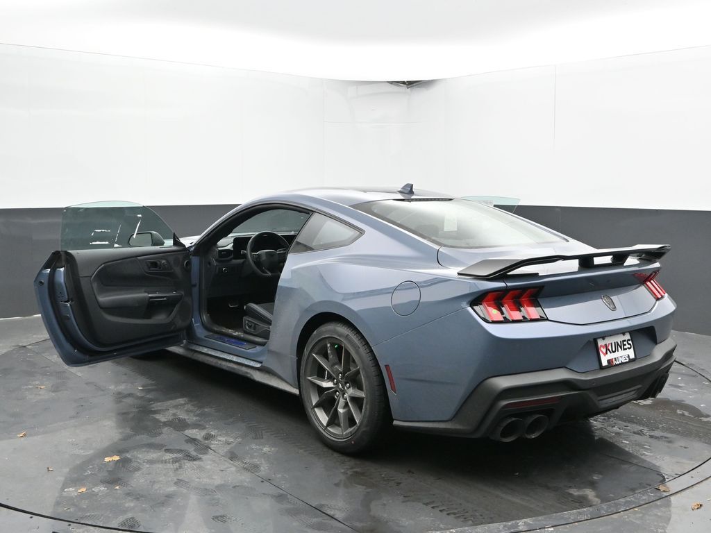 Vehicle image 38 of 71