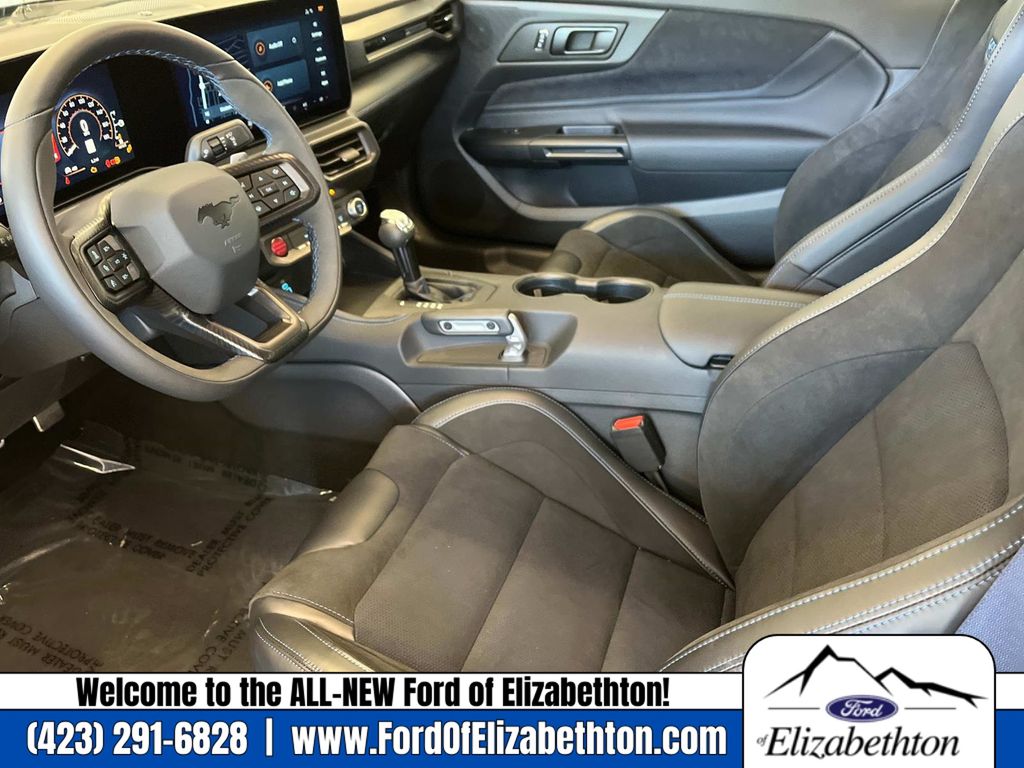 2025 Ford Mustang Dark Horse Image 21 of 26