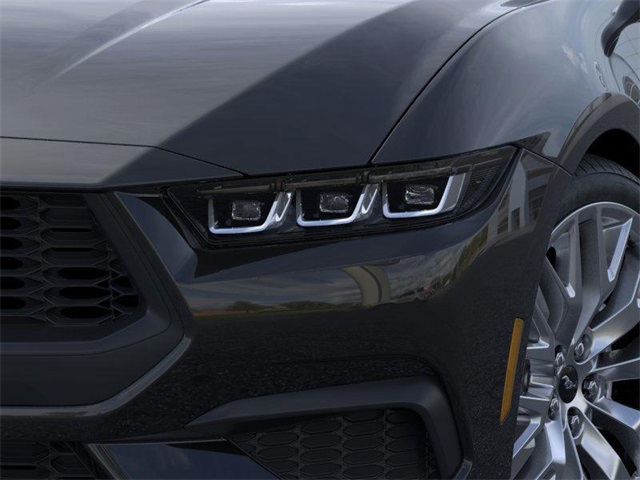 Vehicle image 18 of 22