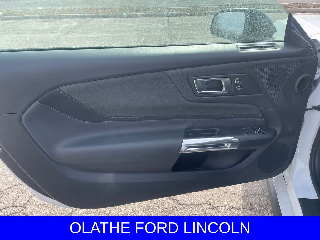 2025 Ford Mustang EcoBoost Image 14 of 18