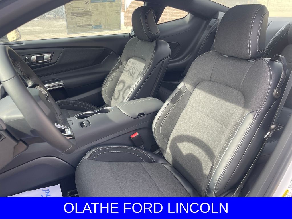 2025 Ford Mustang EcoBoost Image 9 of 18