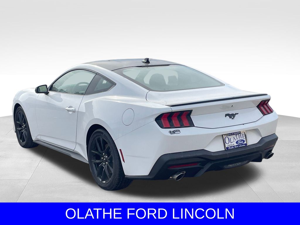 2025 Ford Mustang EcoBoost Image 7 of 18