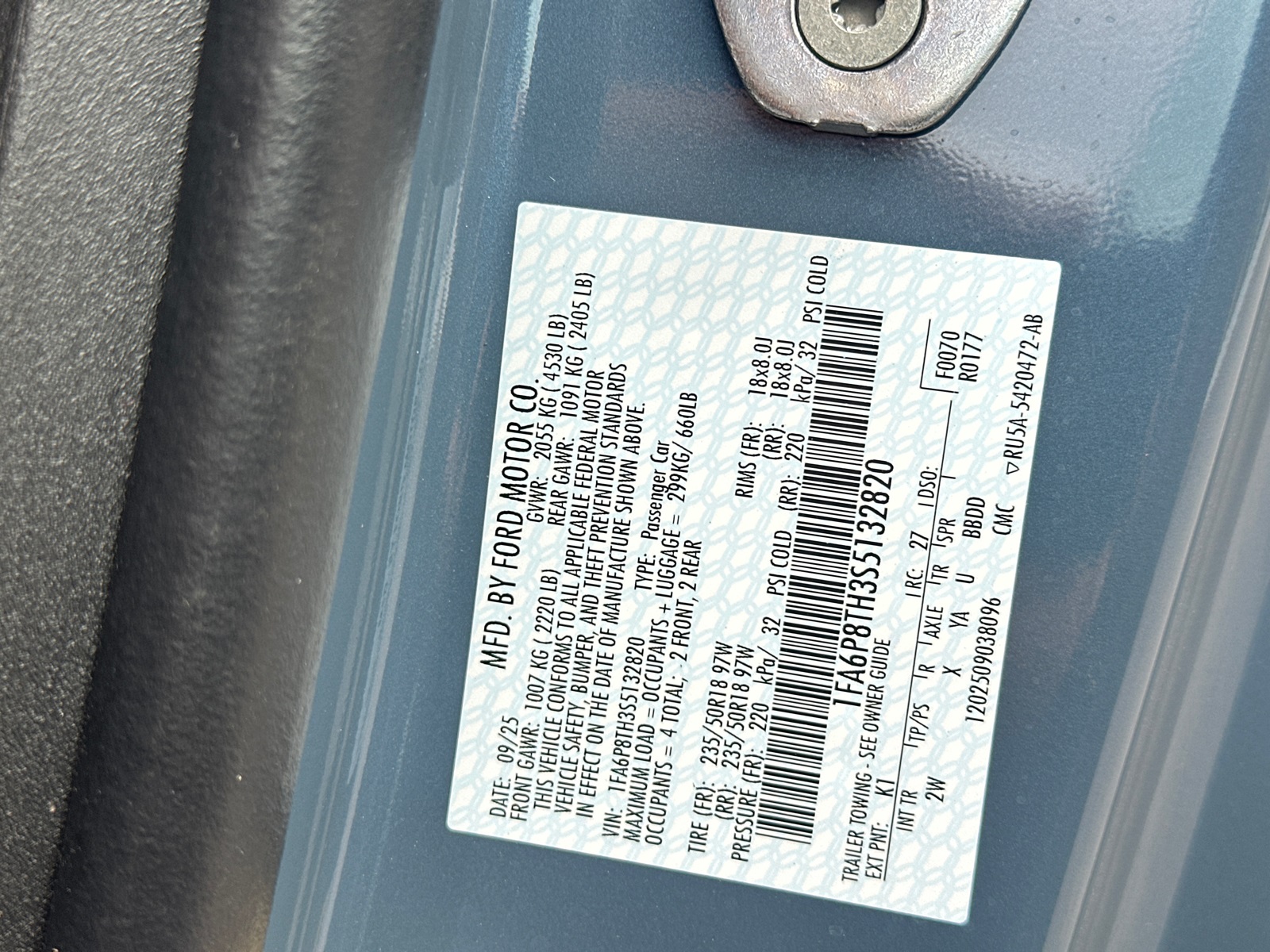 2025 Ford Mustang EcoBoost Image 17 of 29