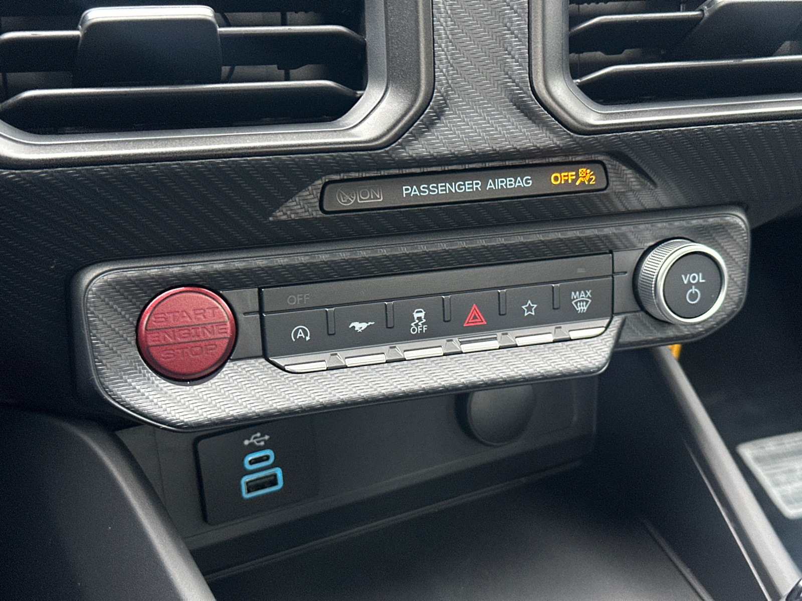 2025 Ford Mustang EcoBoost Image 12 of 29