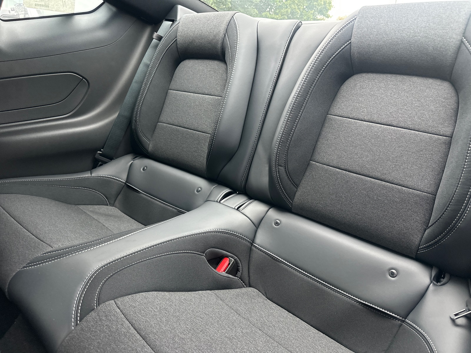 2025 Ford Mustang EcoBoost Image 8 of 29