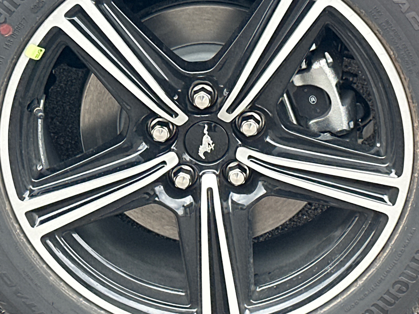 2025 Ford Mustang EcoBoost Image 6 of 29