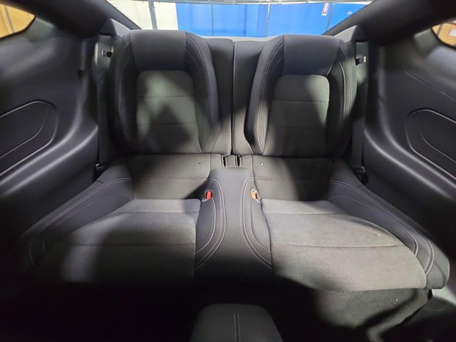 Vehicle image 14 of 32