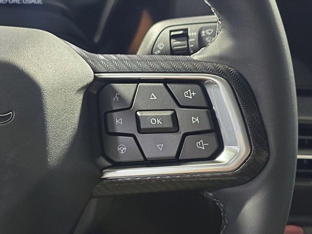 Vehicle image 26 of 32