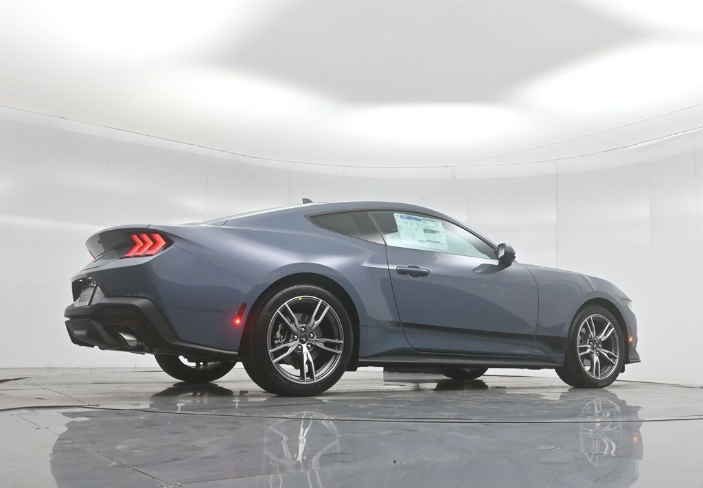 Vehicle image 23 of 52