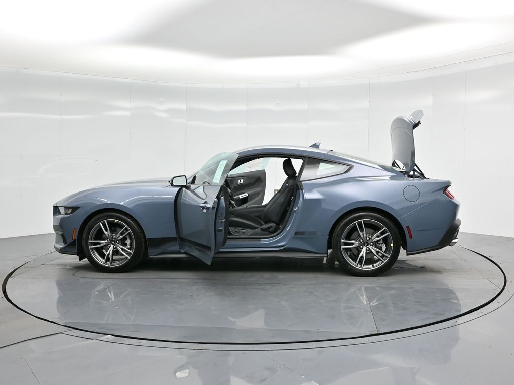 Vehicle image 35 of 52
