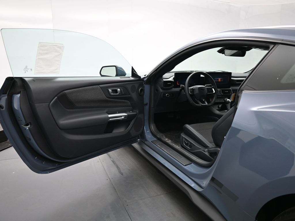 Vehicle image 43 of 52