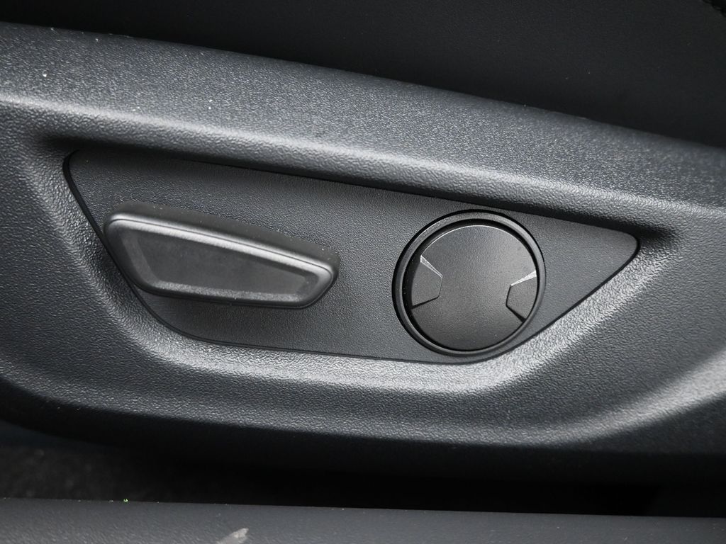 Vehicle image 49 of 52