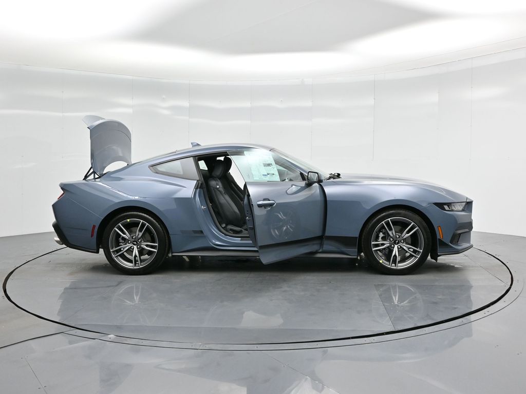 Vehicle image 18 of 52