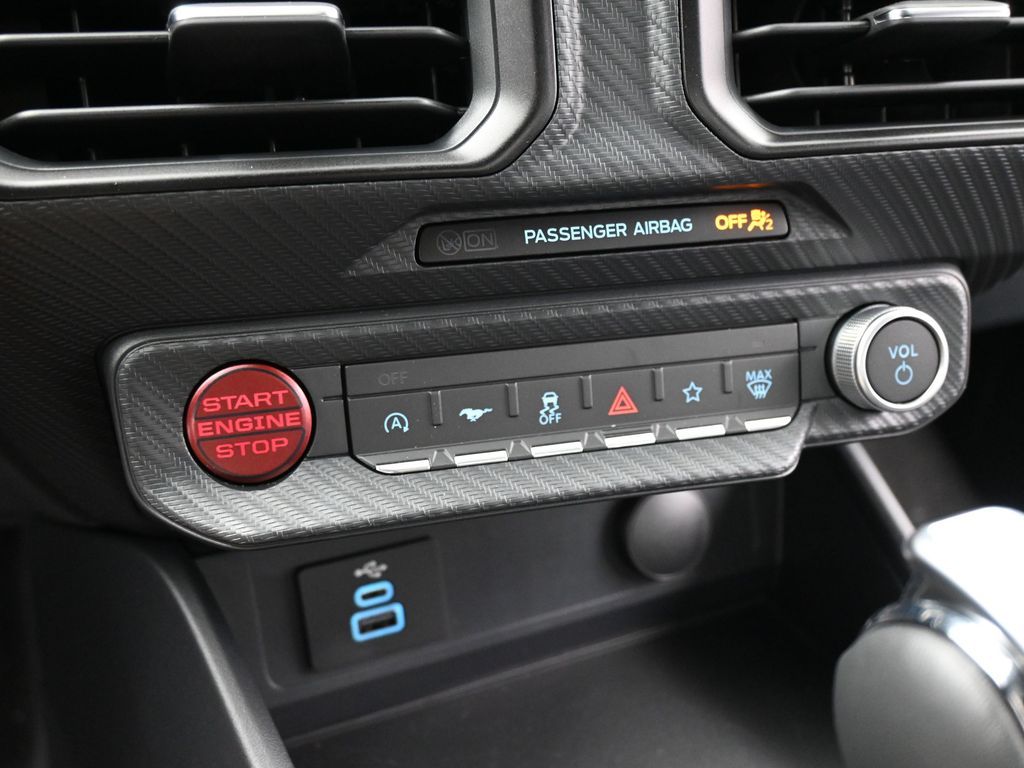 Vehicle image 47 of 52