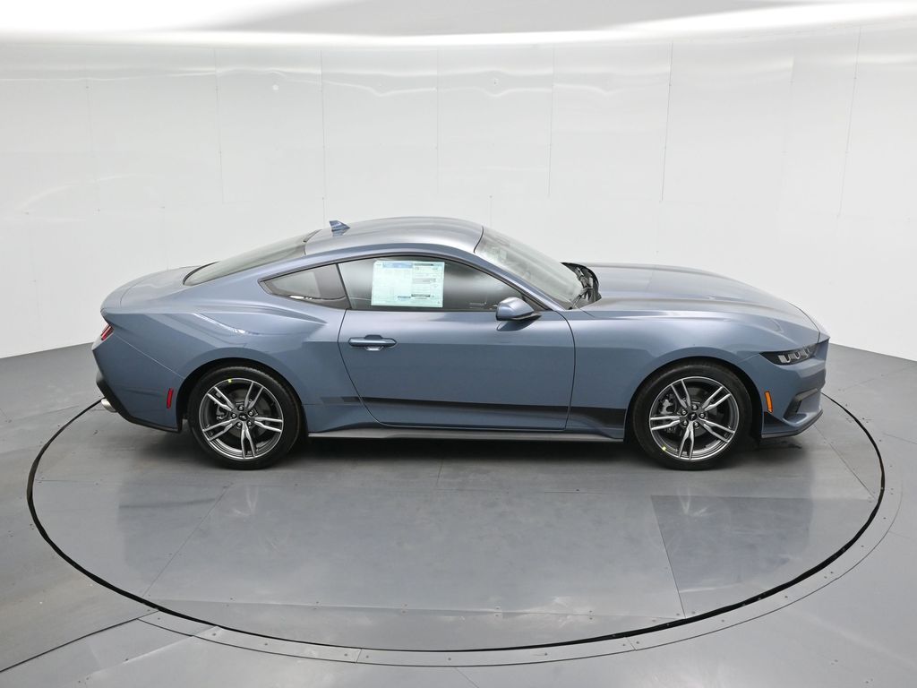 Vehicle image 17 of 52