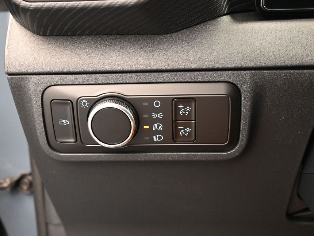 Vehicle image 51 of 52