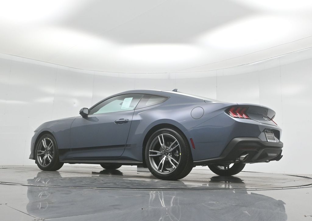 Vehicle image 31 of 52