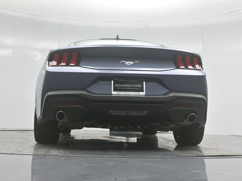 Vehicle image 26 of 52