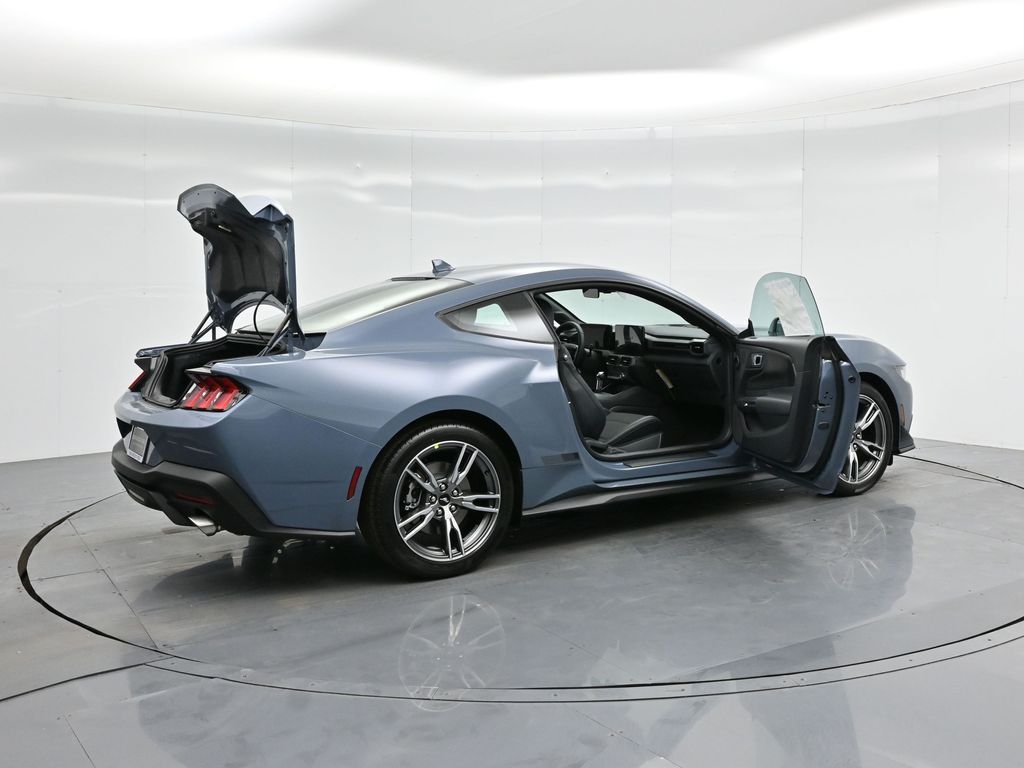 Vehicle image 21 of 52