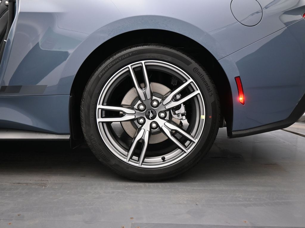 Vehicle image 39 of 52