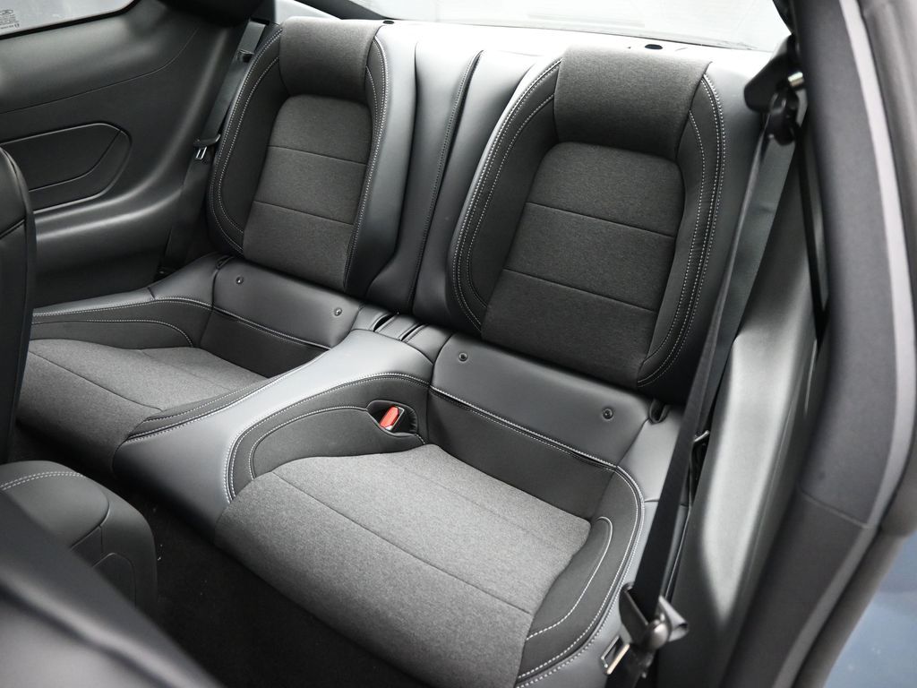 Vehicle image 41 of 52