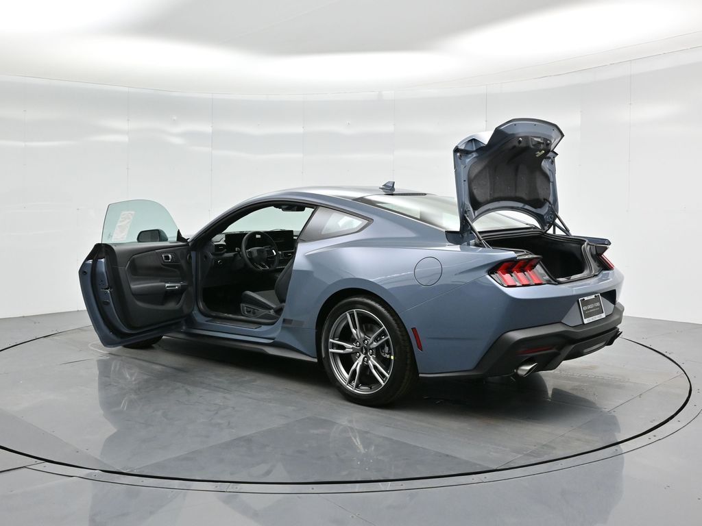 Vehicle image 28 of 52