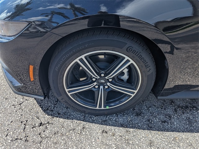 2025 Ford Mustang EcoBoost Image 6 of 15