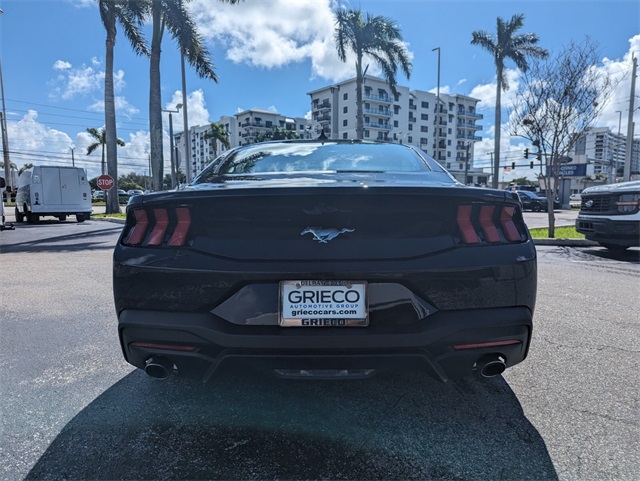 2025 Ford Mustang EcoBoost Image 5 of 15