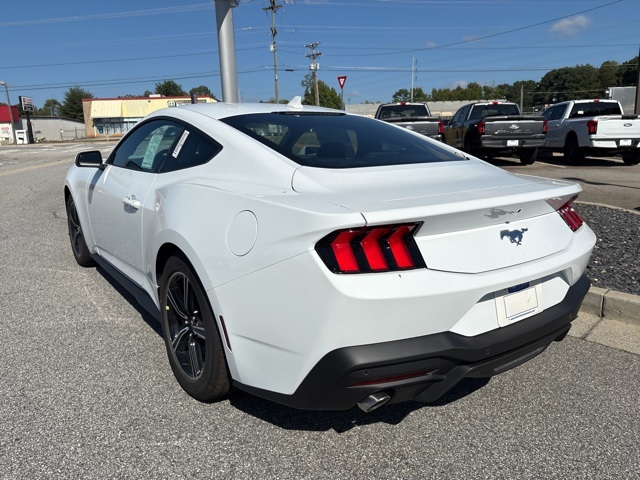 2025 Ford Mustang EcoBoost Image 7 of 29