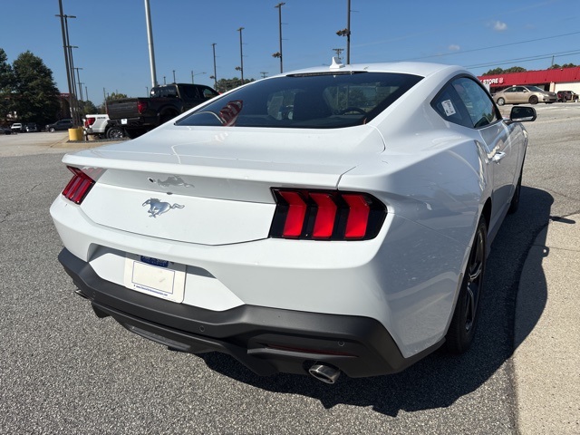 2025 Ford Mustang EcoBoost Image 5 of 29
