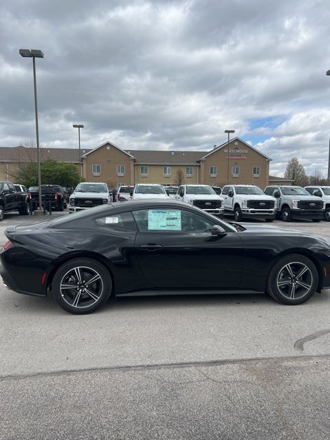 2025 Ford Mustang EcoBoost Premium Image 4 of 30