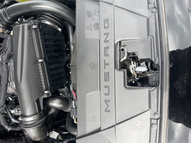2025 Ford Mustang EcoBoost Premium Image 27 of 30