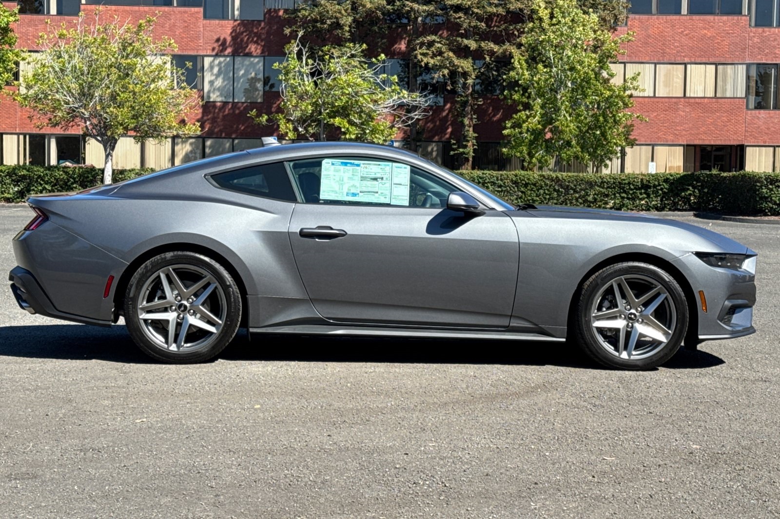 Vehicle image 4 of 30