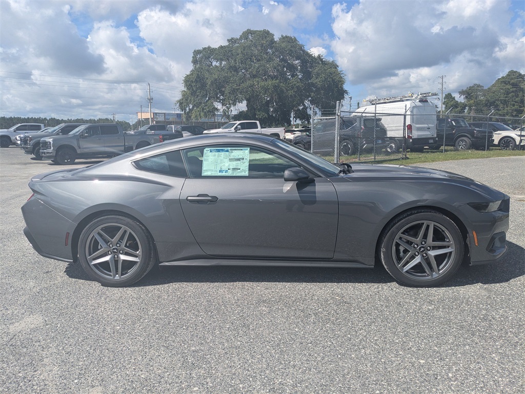 2025 Ford Mustang EcoBoost Premium Image 3 of 30