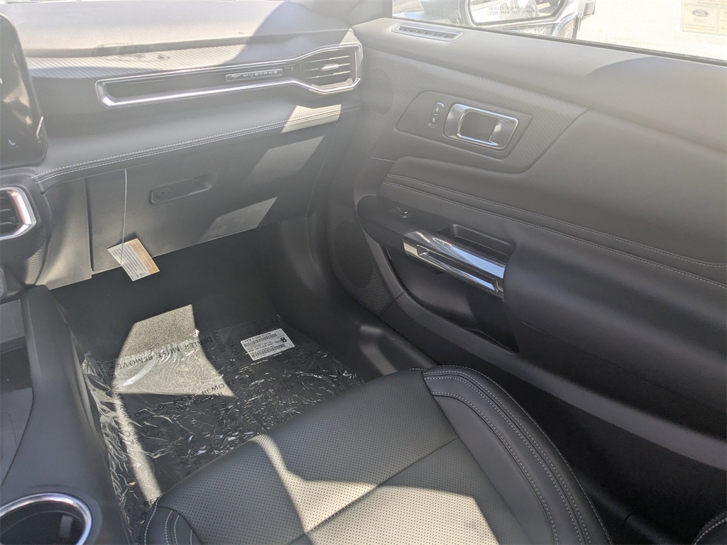 2025 Ford Mustang EcoBoost Premium Image 29 of 30