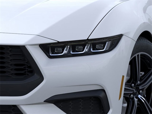 Vehicle image 18 of 22