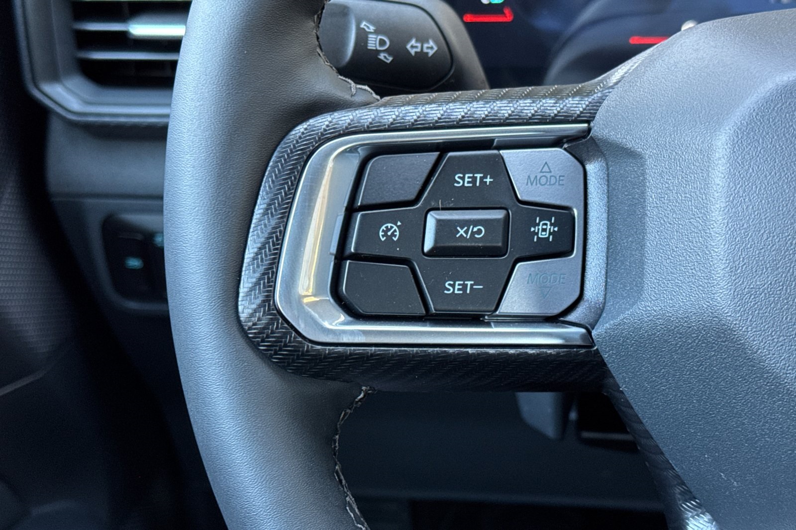 Vehicle image 25 of 30