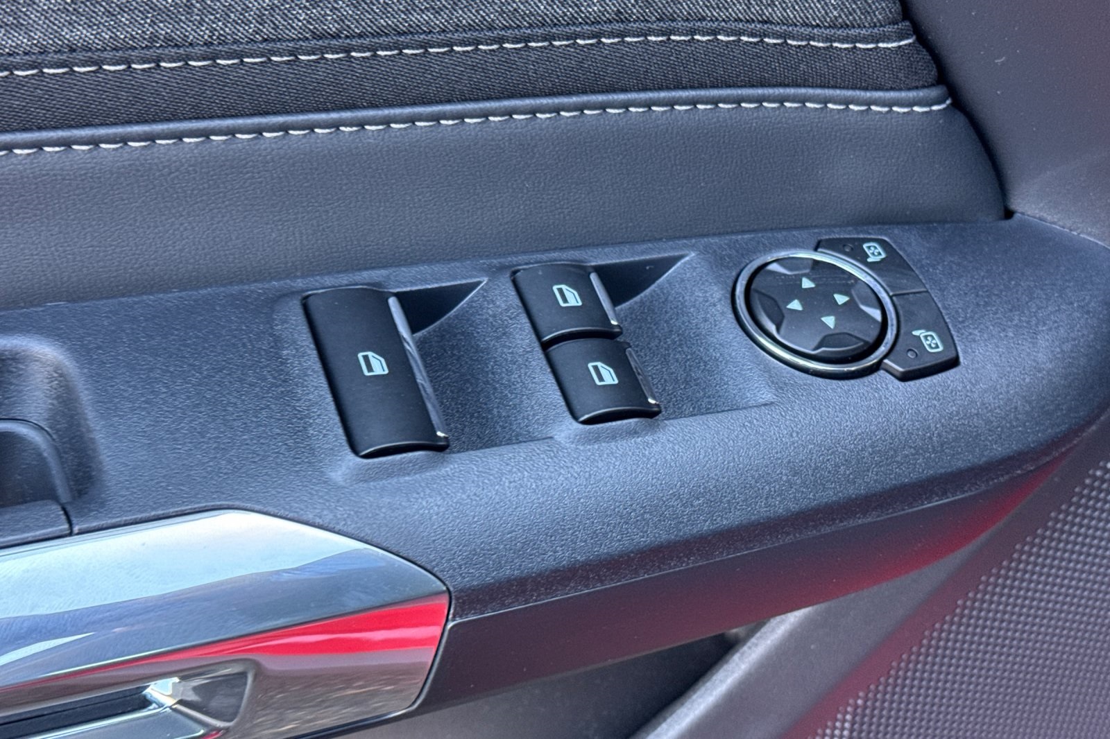 Vehicle image 23 of 30