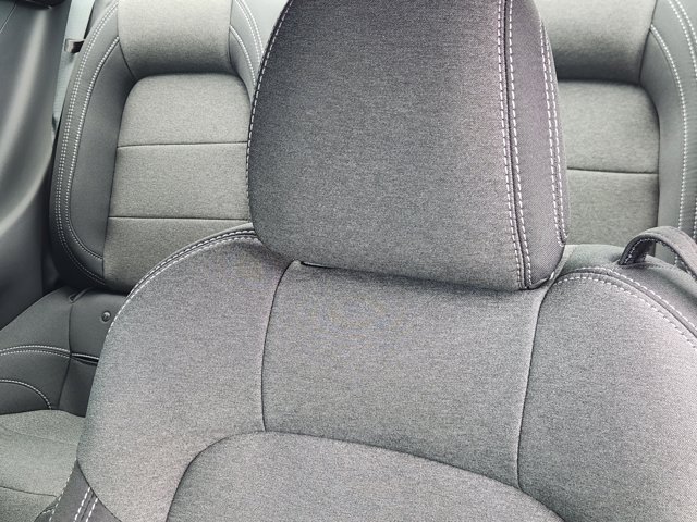 Vehicle image 17 of 21